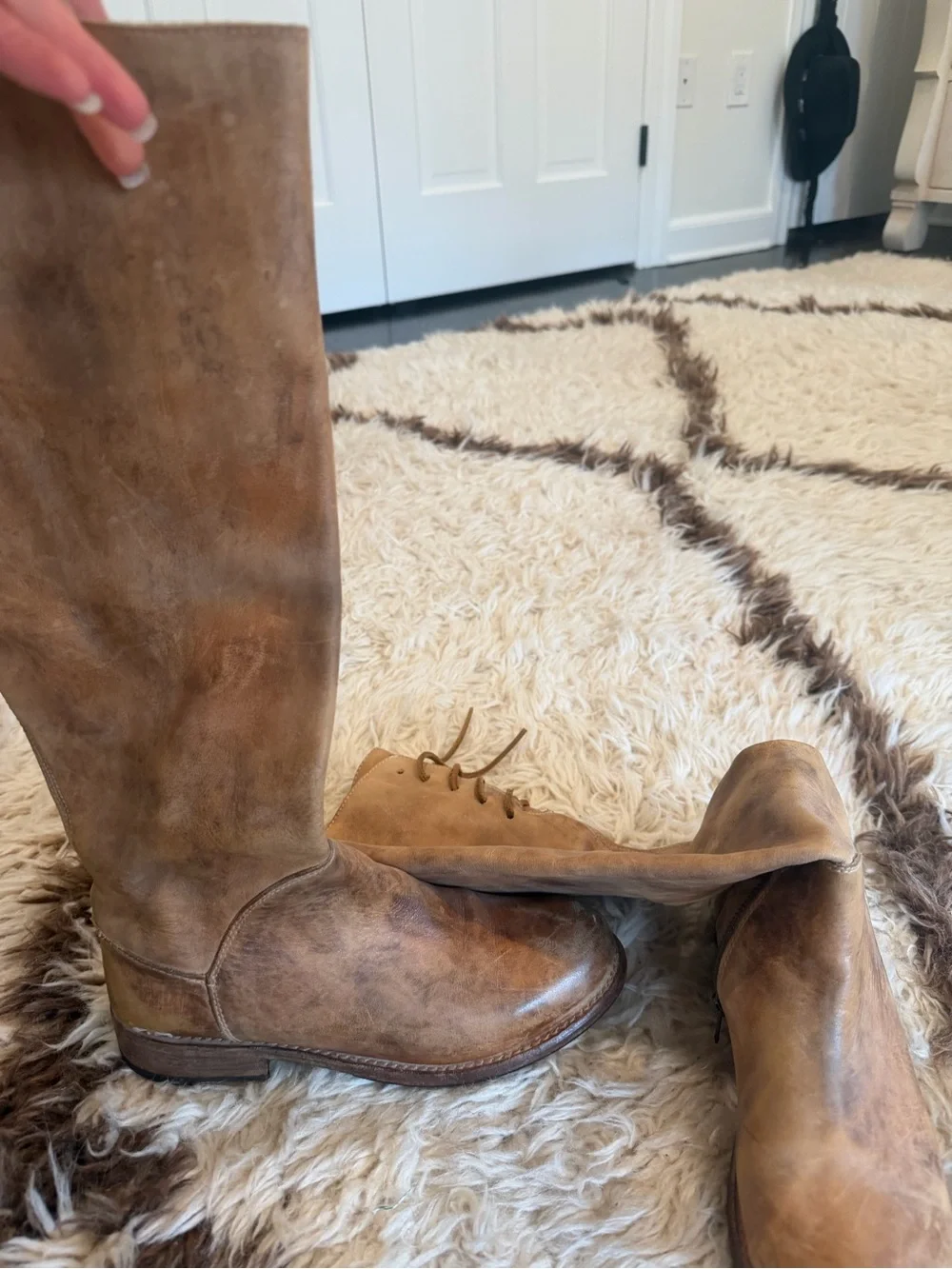 BED|STU tall leather